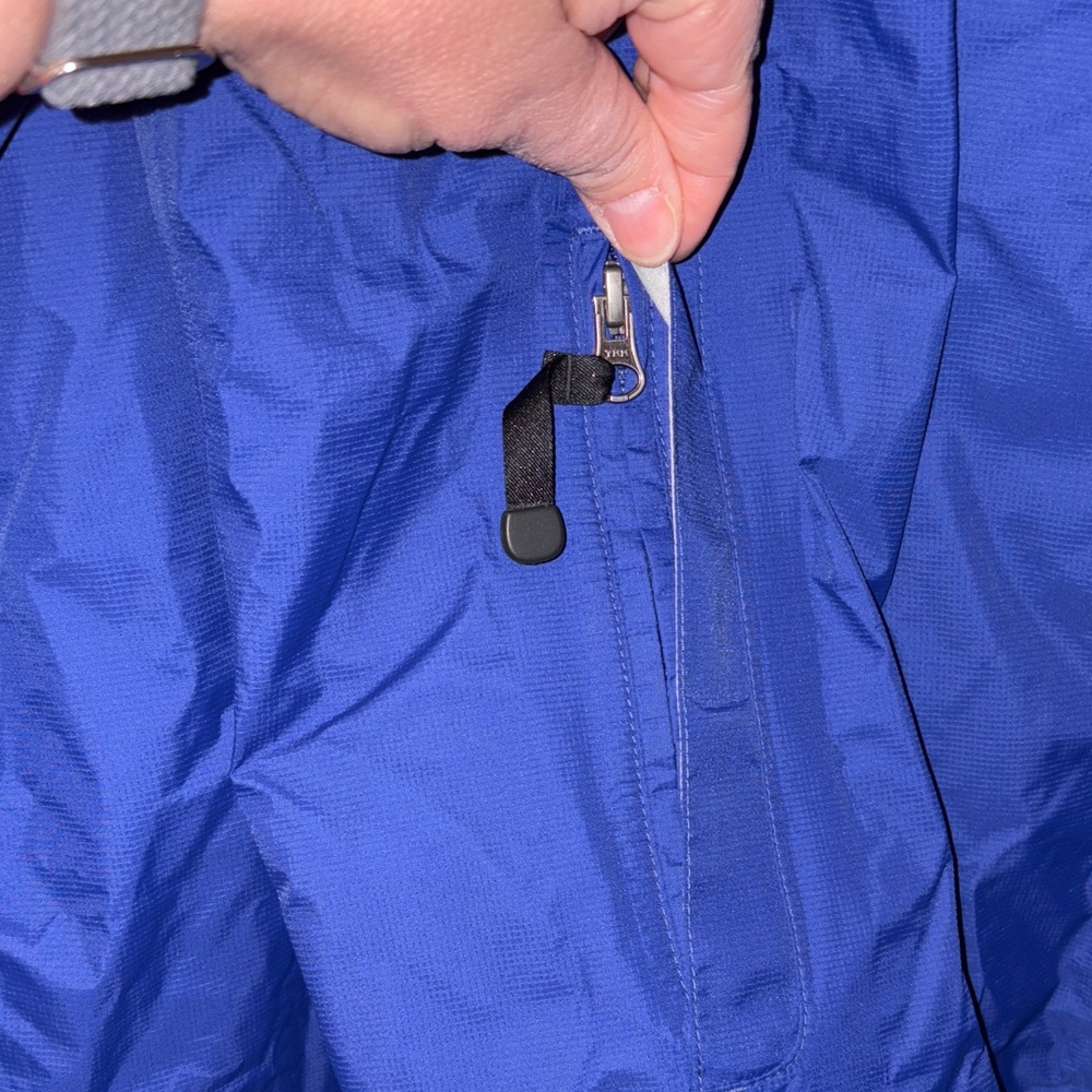 L.L. Bean women’s navy blue Raincoat - Picture 5 of 10